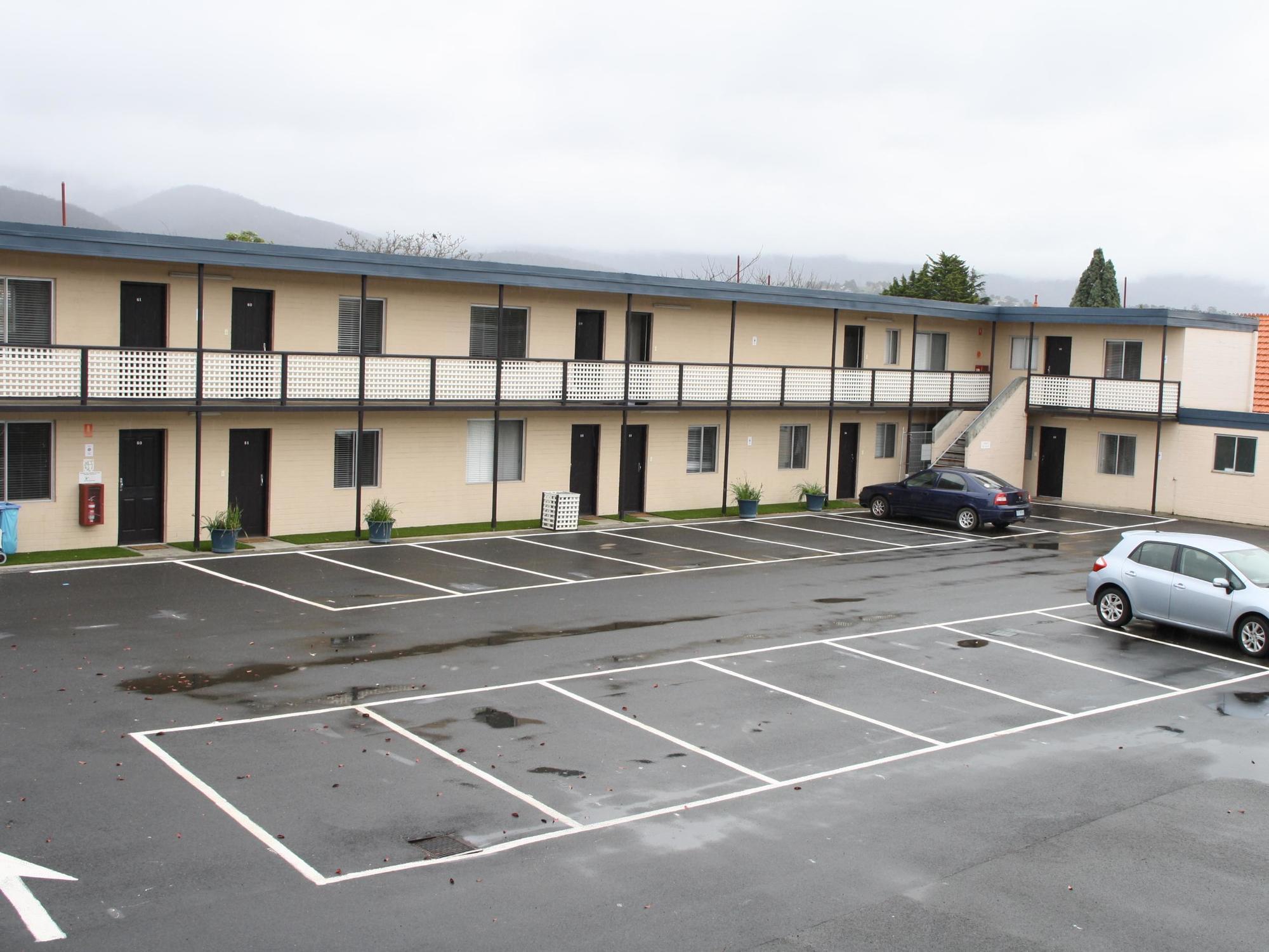 Hobart Tower Motel Exterior photo