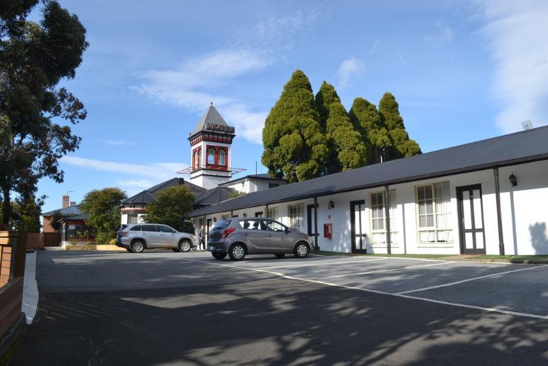 Hobart Tower Motel Exterior photo